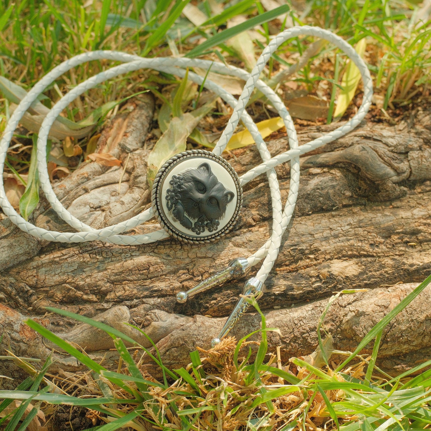425 1940’s Cat Cameo Bolo Tie - “Nine Lives”