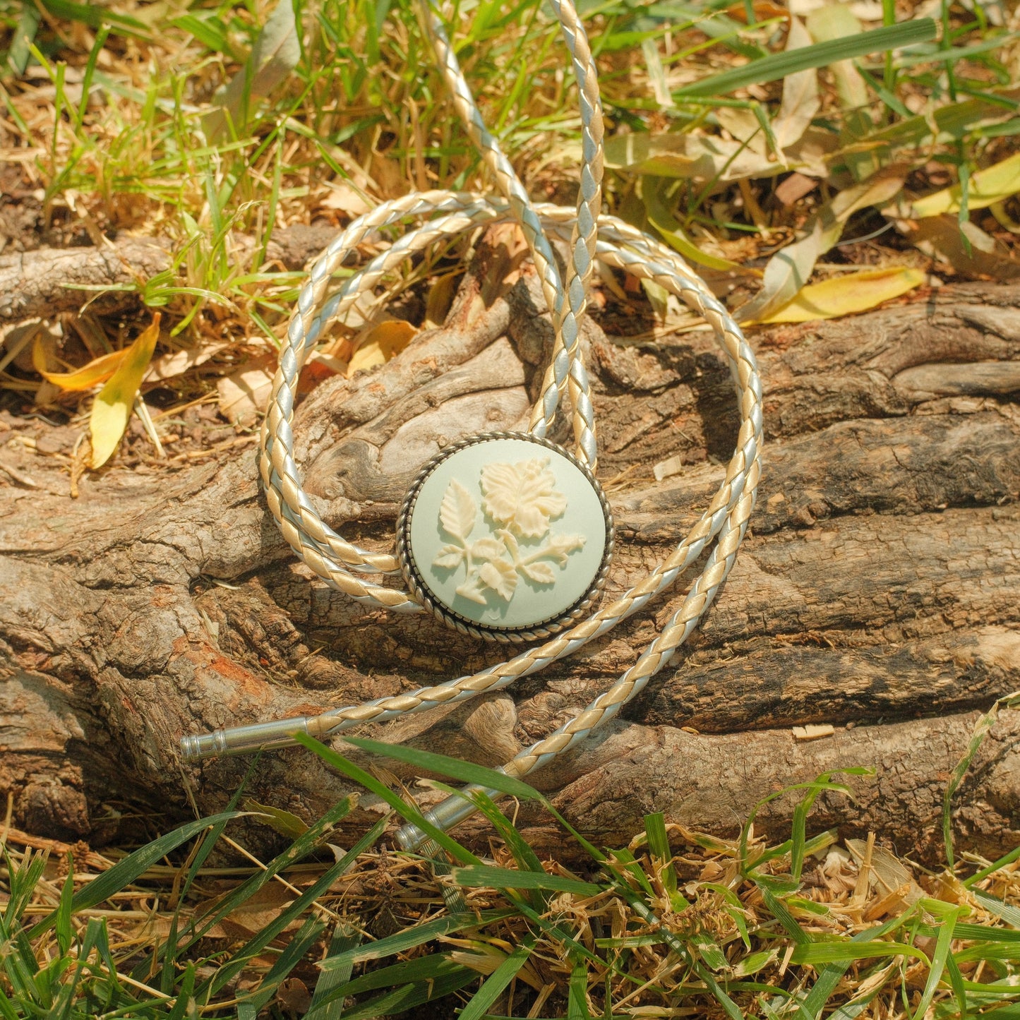 429 1940’s Hibiscus Cameo Bolo Tie - “Aloha, Outlaw”